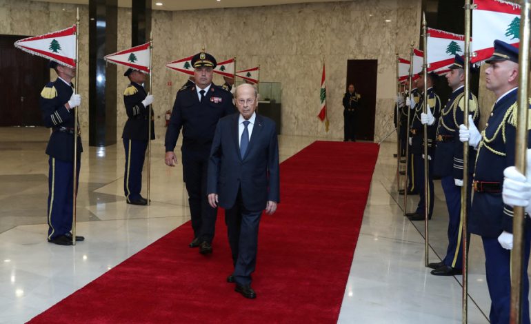 Michel Aoun quitte le palais présidentiel en laissant une grave crise politique derrière lui