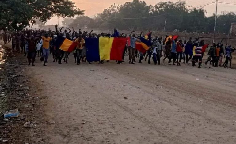 Au moins une « trentaine » de morts lors des manifestations contre l’extension de la période de transition politique à Ndjamena
