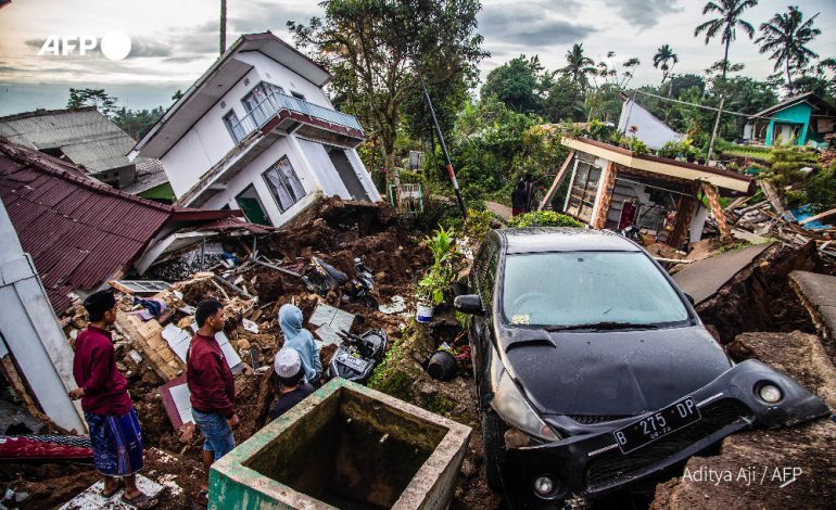 321 morts confirmés après le séisme en Indonésie dans la province de Java occidental