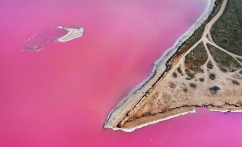 Craintes pour le tourisme et l’extraction du sel au lac Rose