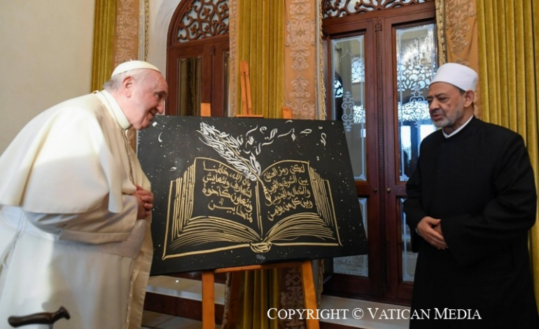 En visite à Bahreïn, le pape François appelle à l’unité face à la logique des « blocs opposés »