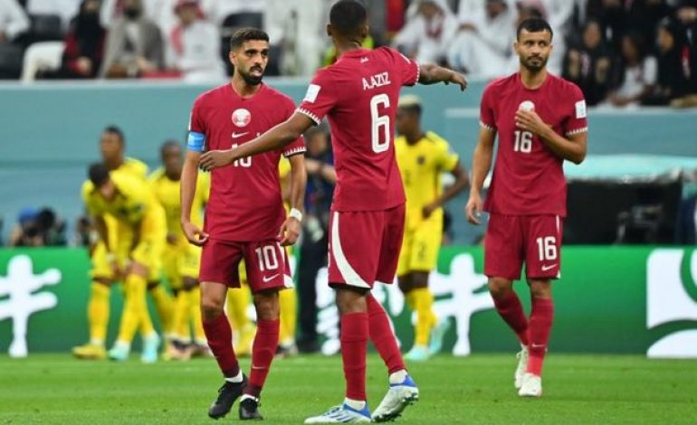 Pas de miracle pour le Qatar, dominé par l’Équateur 2-0