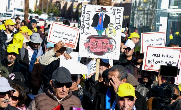 Des milliers de marocains manifestent à Rabat contre «la vie chère et la répression» politique