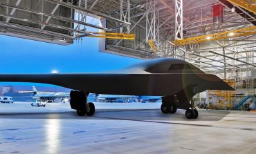 Les États-Unis dévoilent leur nouveau bombardier stratégique furtif B-21 Raider