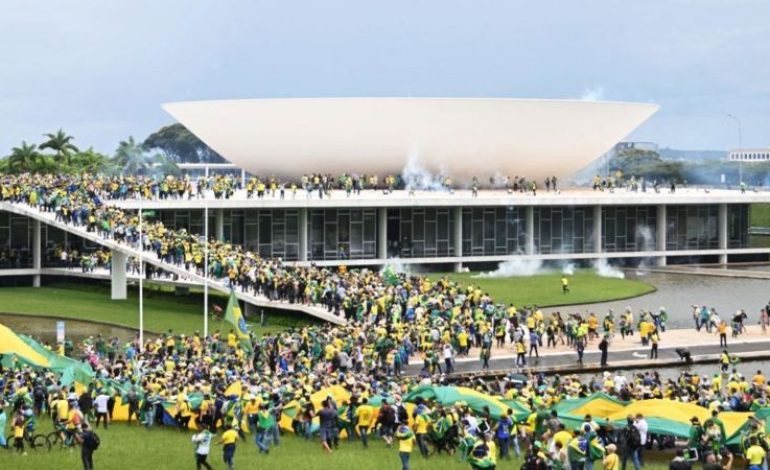 Les émeutes bolsonaristes au Brésil attisées par la désinformation