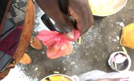 L'inflation met les pieds dans le plat de la cuisine de rue à Freetown