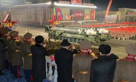 La Corée du Nord dévoile une quantité record de missiles pendant une grande parade militaire