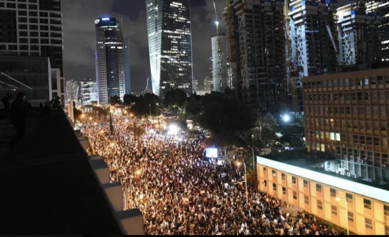 Des milliers de manifestants anti-Netanyahu dans les rue de Tel-Aviv