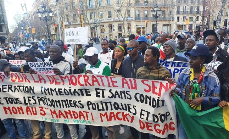 La diaspora sénégalaise manifeste à Paris pour dénoncer les dérives autoritaires de Macky Sall