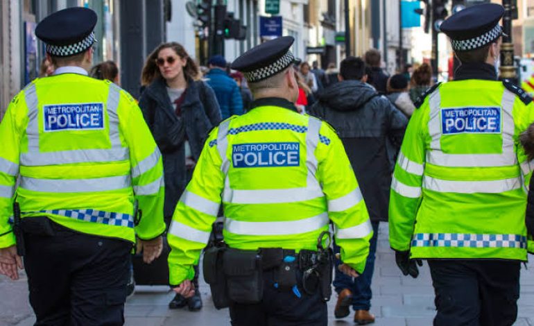 Raciste, misogyne, homophobe: un nouveau rapport accable la police londonienne