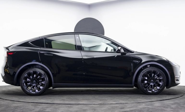 Tesla veut réduire de moitié le prix des voitures électriques