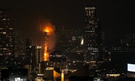 Spectaculaire incendie d'un gratte-ciel en construction à Tsim Sha Tsui (Hong Kong)