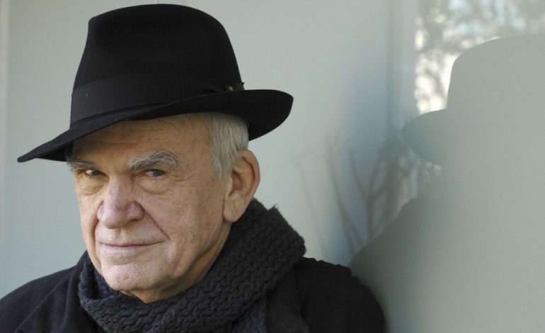 Milan Kundera, peintre sarcastique de la condition humaine