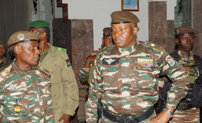 Le régime militaire nigerien envisage de « futures relations avec la France » mais, il va en dicter la forme