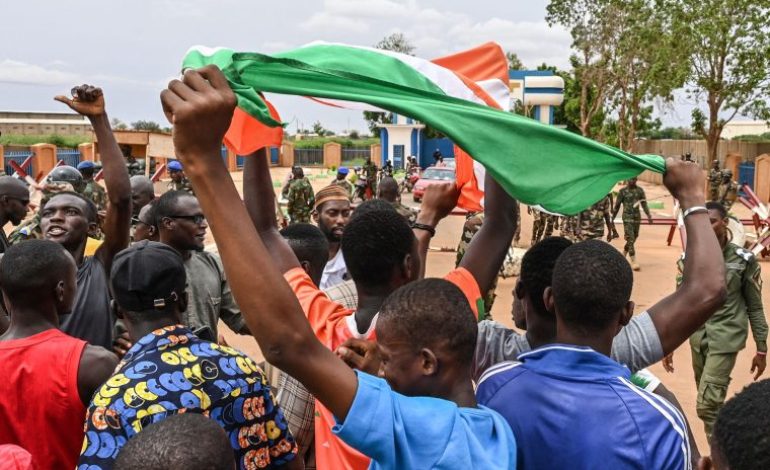Importante manifestation à Niamey pour réclamer le départ des soldats français