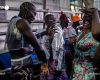 Mannequins et matatus: Fashion week dans le bidonville de Kibera, au Kenya