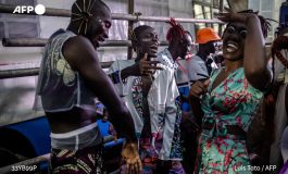 Mannequins et matatus: Fashion week dans le bidonville de Kibera, au Kenya