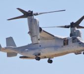 Un Osprey américain avec huit personnes à bord s'écrase en mer près du Japon, un militaire tué
