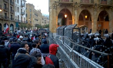De nouveaux heurts à Beyrouth entre manifestants et policiers, 90 blessés