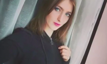 Elle le trouve nul au lit, il la tue en fracassant sa tête avec une brique