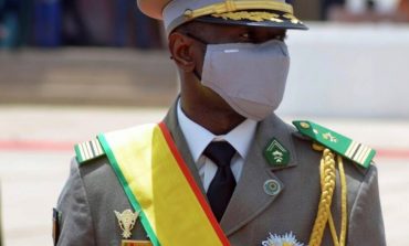 Un nouveau gouvernement formé, des militaires toujours à des postes clés