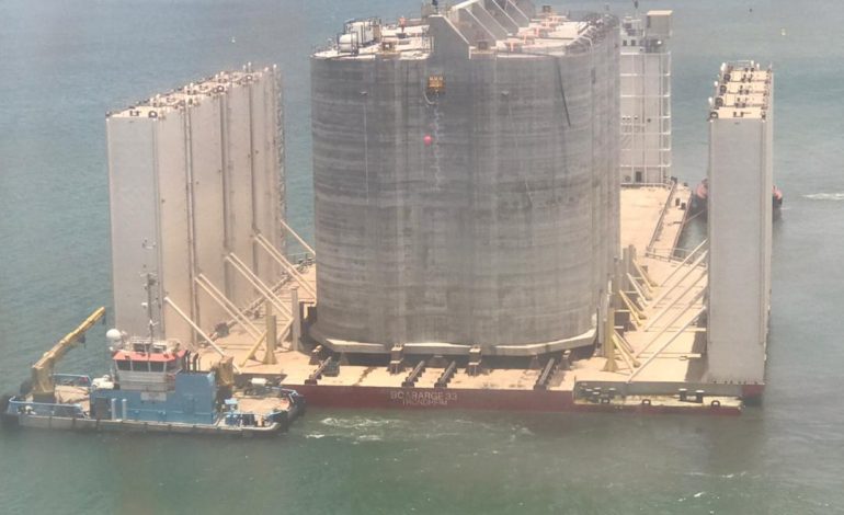Eiffage Génie Civil Marine pose les premiers caissons en mer au large du Sénégal