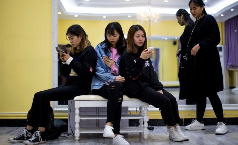 «Un opium mental» : la presse chinoise critique les jeux vidéo, le secteur plonge en Bourse