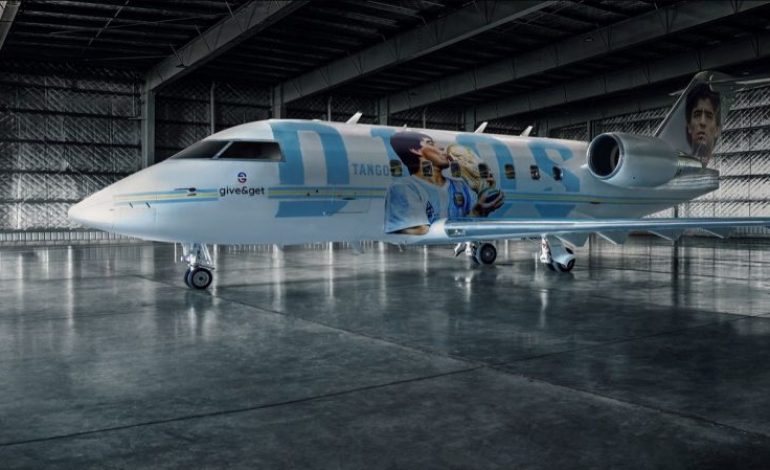 Le «Tango D10S», un avion à l’effigie de Maradona dévoilé en Argentine
