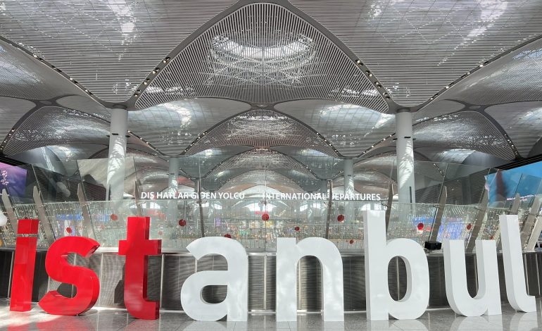 Les gestionnaires d’aéroports européens pensent retrouver leurs passagers d’avant-crise sanitaire dès 2024