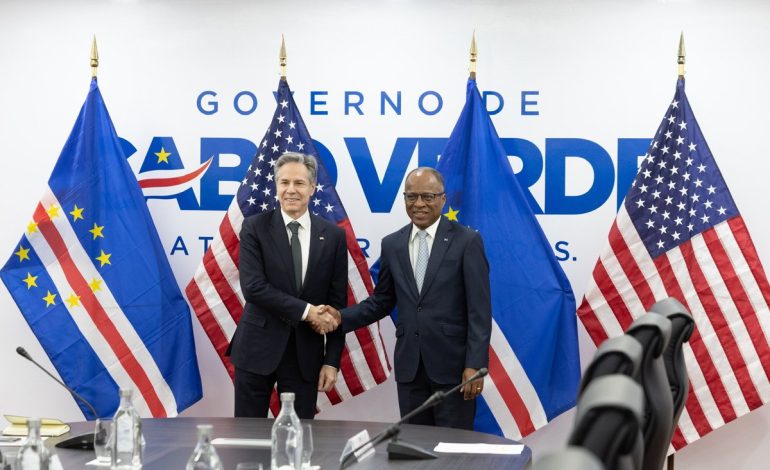 Anthony Blinken en tournée pour maintenir l’influence américaine au Cap-Vert avant de rejoindre la Côte d’Ivoire, le Nigeria et l’Angola