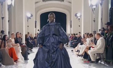 Derrière le boom des mannequins noires sur les podiums, la sombre réalité de réfugié·e·s