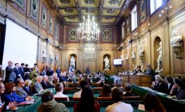 L'Académie Française distribue huit de ses prix annuels à des étrangers